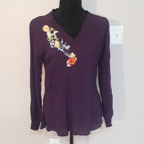 Como No? Tops - COMO NO? Purple Floral Tunic Size Small